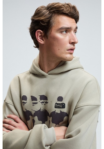 Grimelange ARMAND Erkek Kapüşonlu Kanguru Cepli Önü Baskılı Oversize Taş Rengi Sweatshirt