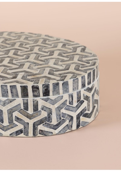 The Mia Sedef Yuvarlak Kutu 30x23x8 Cm Tlc0090