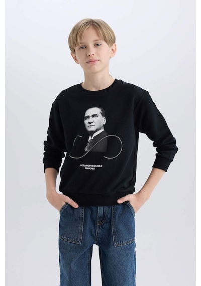 DeFacto Erkek Çocuk Bisiklet Yaka Atatürk Baskılı Sweatshirt D8201A824WNBK81 DeFacto Erkek Çocuk Bisiklet Yaka Atatürk Baskılı Sweatshirt D8201A824WNBK81
