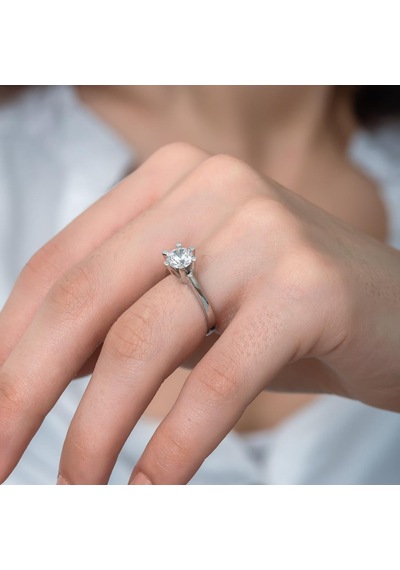 6 Tırnaklı Swarovski Taşlı Gümüş Yüzük