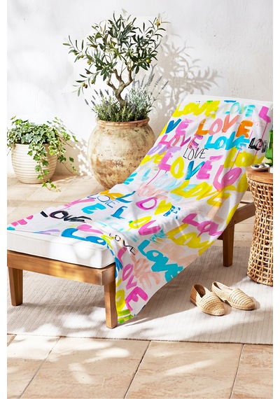 Love Yazı Temalı Renkli Plaj Havlusu - Modern Pop Art Beyaz Zemin Hızlı Kuruyan Mikrofiber Havlu Donuk Kıyısı