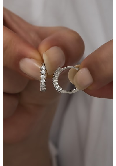 Nereze 925 Ayar Gümüş Rodyumlu 15 MM Zirkon Taşlı Halka Küpe