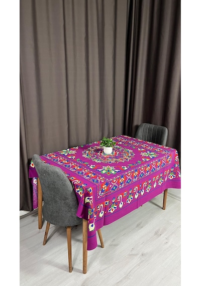 Kolay Temizlenebilir Renkli Cıvıl Cıvıl Desenli Masa Örtüsü 170x170 Cm Fuşya