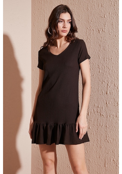 Lela Regular Fit Fırfırlı V Yaka Bürümcük Mini Bayan Elbise 5865071 Kahve