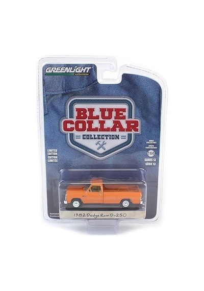Greenlight Blue Collar Collection 1982 Dodge Ram D-250 1/64 Model Araba