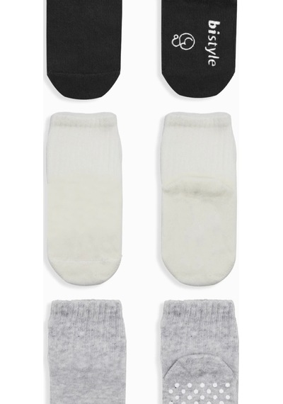 Bistyle Basic Kaymaz Penye Soket Çorap 3'lü Bs10106 Siyah Ekru Gri Siyah Ekru Gri Siyah - Ekru - Gri Bistyle Basic Kaymaz Penye Soket Çorap 3'lü Bs10106 Siyah Ekru Gri Siyah Ekru Gri Siyah - Ekru - Gri