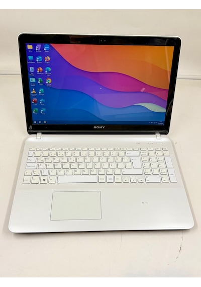 Sony Vaıo SVF152C29W Pentium 2117 8 GB 64 GB SSD Dizüstü Bilgisayar (Outlet)