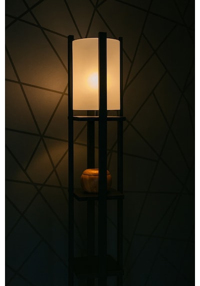 Modern Metal Gövdeli-raflı Dekoratif Ayaklı Lambader 22x22x145 Krem