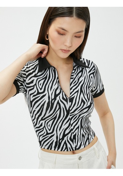 Koton Crop Tişört Zebra Desenli Yarım Fermuarlı Polo Yaka Siyah Desenli 3sak50442ek