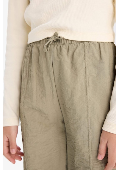 DeFacto Kız Çocuk Beli Lastikli Düz Paça Paraşüt Pantolon D7605A825SMKH465 Haki