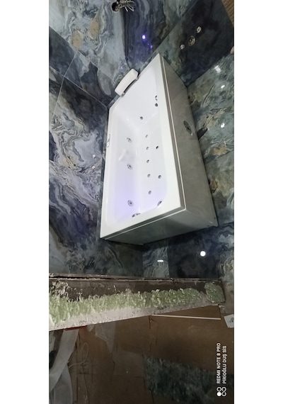 90X180 Jakuzii Tr'De Ilk Sessiz Motor Teknolojisi