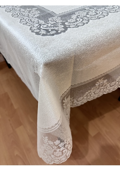 Çini Desenli Dertsiz Leke Tutmaz Dantelli Masa Örtüsü Mor 160x220 Cm