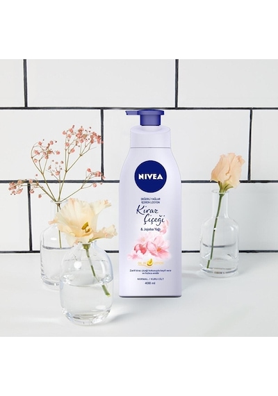 Değerli Yağlar Içeren Kiraz Çiçeği & Jojoba Yağı Vücut Losyonu 400ml