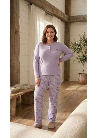 Eyfuze Kadın Kışlık Büyük Beden Nakışlı Desenli Yakası Düğmeli Uzun Kollu Pijama Takımı Açık Lila Eyfuze Kadın Kışlık Büyük Beden Nakışlı Desenli Yakası Düğmeli Uzun Kollu Pijama Takımı Açık Lila