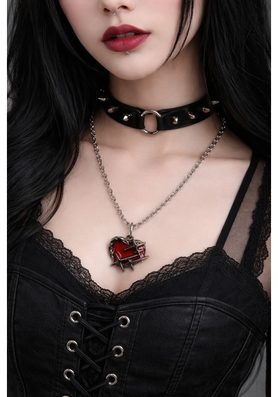 Gotik Kırmızı Kalp Dikenli Tel Figürlü Unisex Metal Kolye Çok renkli