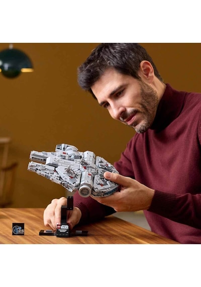 LEGO® Star Wars™ Millennium Falcon™ 75375 Yetişkinler için Dekoratif ve Sergilenebilir Model Yapım Seti - 921 Parça