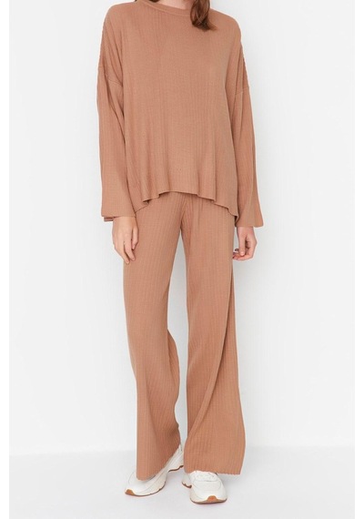 Ersefa Tarz Kadın Modern Moda Normal Bel Boru Paça Bisiklet Yaka Basic B Camel Ersefa Tarz Kadın Modern Moda Normal Bel Boru Paça Bisiklet Yaka Basic B Camel