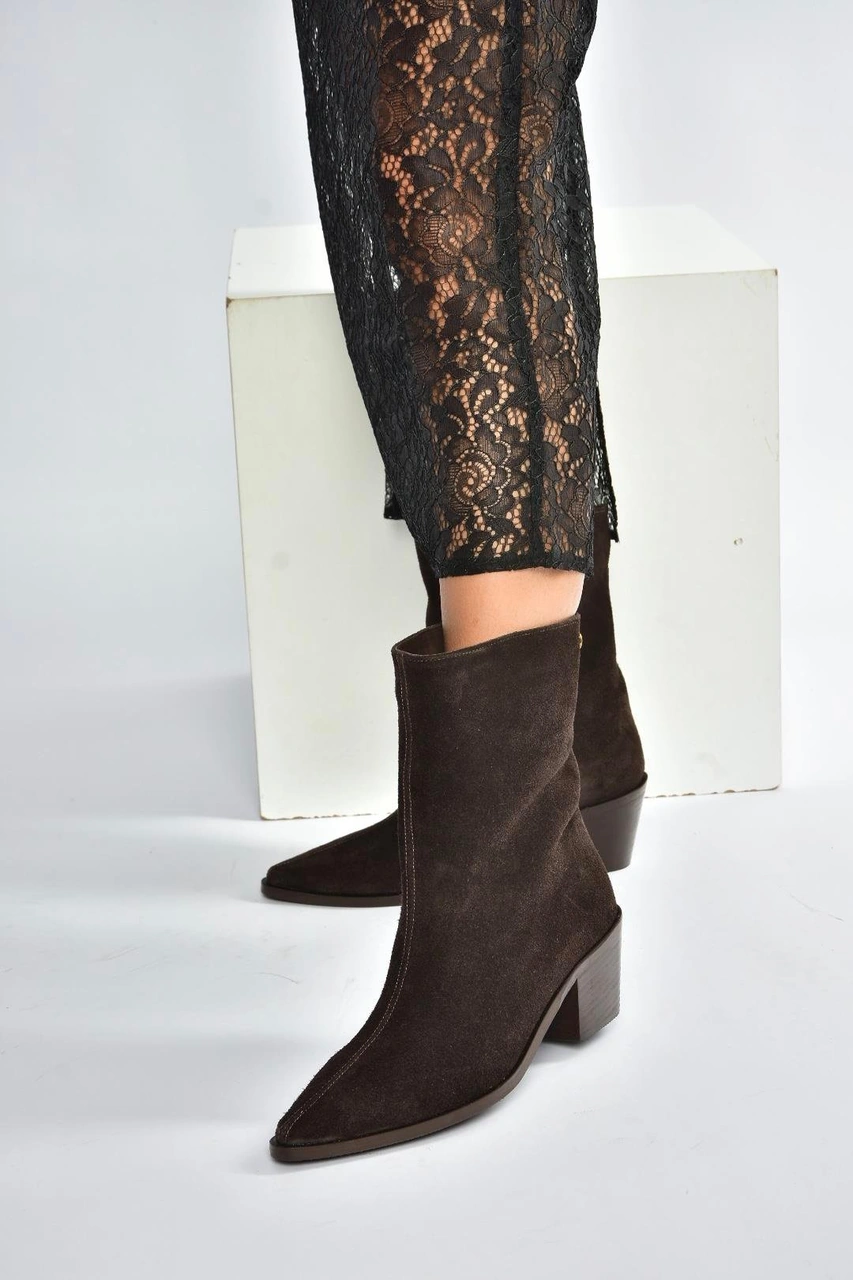 Fox Shoes V654082002 Kahverengi Hakiki Deri Süet Alçak Topuklu Kadın Bot Kahverengi-süet Fox Shoes V654082002 Kahverengi Hakiki Deri Süet Alçak Topuklu Kadın Bot Kahverengi-süet