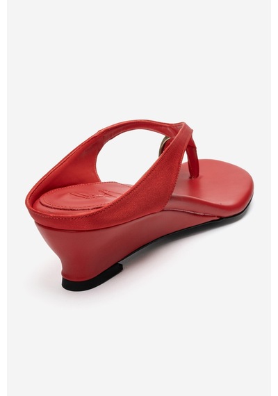 Luvi Shoes Alızee Kırmızı Saten Parmak Arası Tokalı Kadın Mini Dolgu Topuklu Terlik