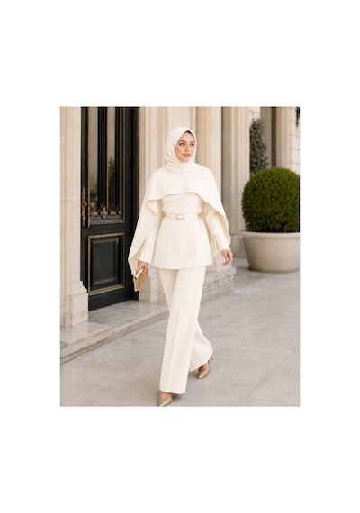 Unika Boutique Liya Pelerinli Tesettür Takım Beyaz