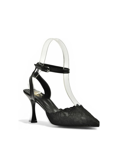 Fox Shoes Y752044206 Siyah Dantelli İnce Topuklu Kadın Ayakkabı