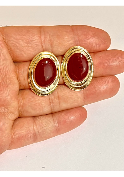 Vintage Gold Oval Siyah Taşlı Küpe - Retro Şıklık Kırmızı