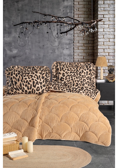 Wellsoft Tek Kişilik Fırfırlı Yorgan Seti 155x215 Cm Çift Taraflı Peluş Yorgan + 1 Yastık Kılıfı Leo Kahverengi