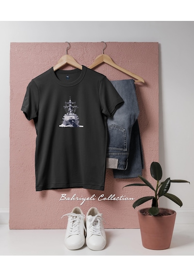 Bahriyeli Collection Oversize Pruva Görünümlü Savaş Gemisi Tasarımlı Unisex T-shirt Siyah Bahriyeli Collection Oversize Pruva Görünümlü Savaş Gemisi Tasarımlı Unisex T-shirt Siyah