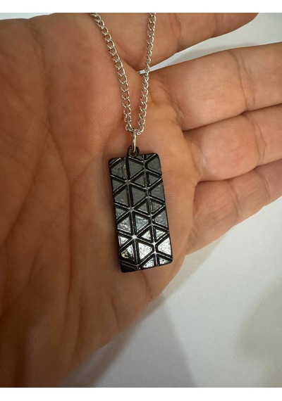 Geometrik Çizim Detaylı Siyah Renk Erkek Kolye Çok renkli