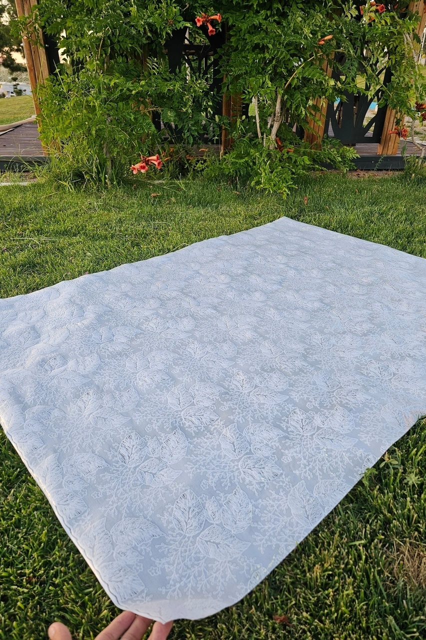 Hasır Lüx Pvc Kaplamalı Silinebilir Yaprak Desen Masa Örtüsü Su Geçirmez Lüks Muşamba Sofra Bezi Beyaz