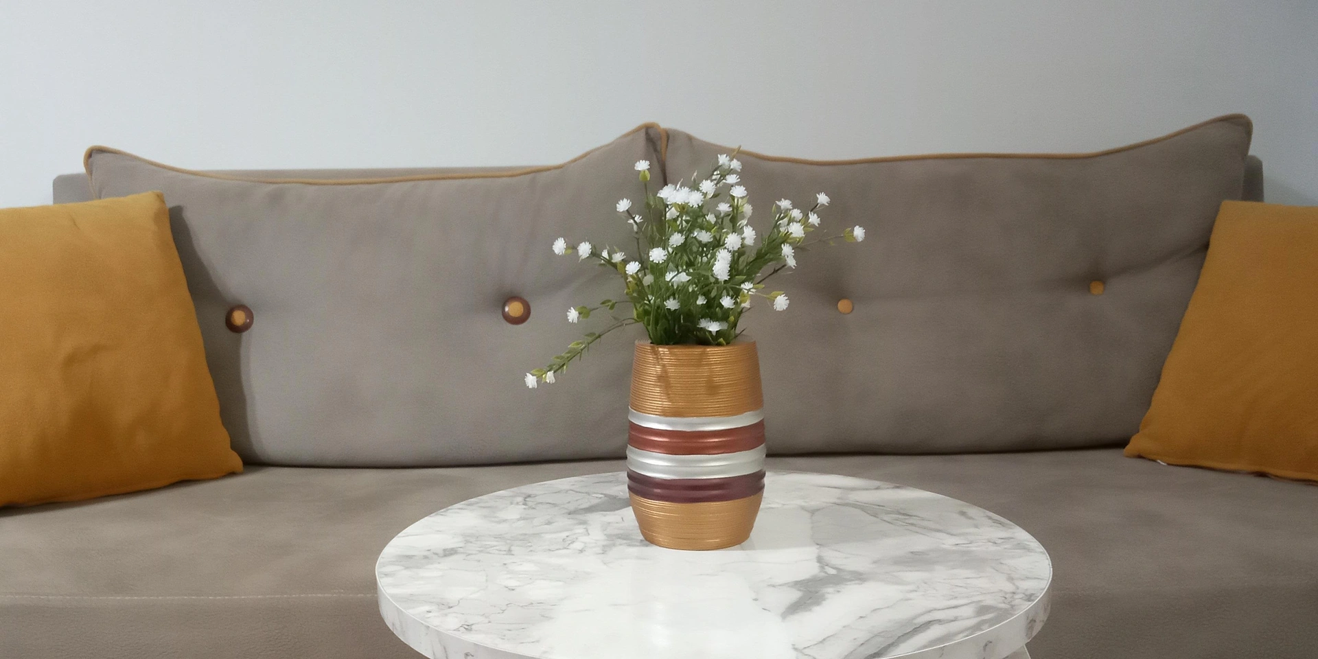 2 Adet Vazo Dahil,vazoda Çiçek,beyaz Yapay Çiçek,vazo Dekoratif Metalik Kahve Poliresin 6x6x17cm Çok Renkli