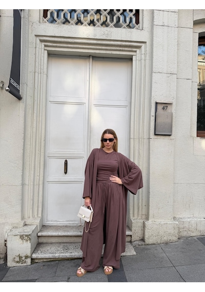 Bonacosa Kadın Viskon 3 Lü Takım Kimono + Beli Lastikli Salaş Pantolon + Kısa Kol Tshirt 8 Renk Kahverengi Bonacosa Kadın Viskon 3 Lü Takım Kimono + Beli Lastikli Salaş Pantolon + Kısa Kol Tshirt 8 Renk Kahverengi