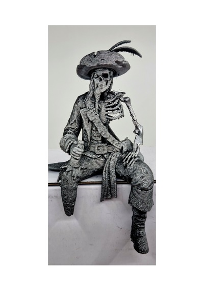 Oturan Hector Barbossa Figür Yarı İskelet 10 Cm Karayip Korsanları