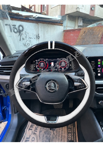 Skoda Scala Dikme Direksiyon Kılıfı Parlak Siyah Beyaz Detaylı Beyaz Çift Yüzük Ve Dikiş 2019-2024