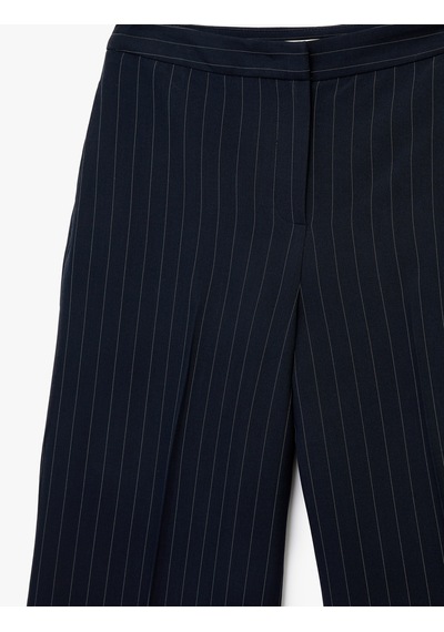 Koton Yüksek Bel Regular Fit Geniş Paça Çizgili Kumaş Pantolon Lacivert Çizgili 6sak40305uw 7s2 Koton Yüksek Bel Regular Fit Geniş Paça Çizgili Kumaş Pantolon Lacivert Çizgili 6sak40305uw 7s2