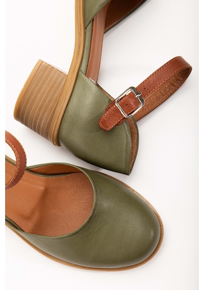 Analin Shoes Kadın Hakiki Deri Burnu Kapalı Bilekten Bağlı Sandalet Yeşil