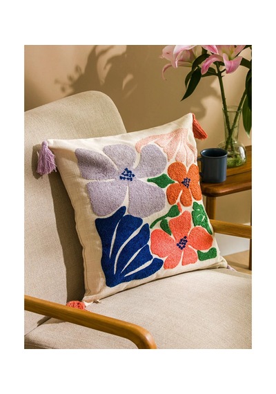 Lcw Home Bej Çiçek Nakışlı Püsküllü Kırlent Kılıfı 45x45 Cm