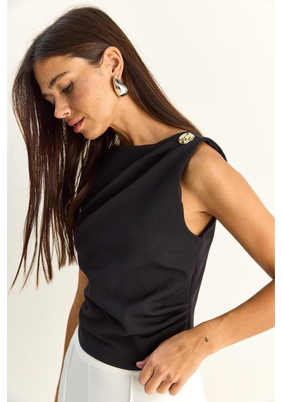 Shade Kadın Metal Aksesuarlı Drape Detaylı Gizli Fermuarlı Bluz 20206 60286133 - Siyah