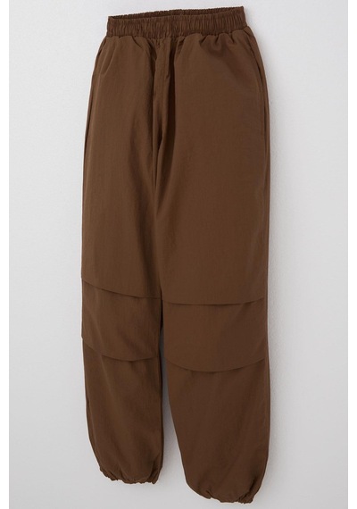 Breeze Kız Çocuk Paraşüt Jogger Paça Pantolon 6-12 Yaş, Koyu Kahve Koyu Kahverengi Breeze Kız Çocuk Paraşüt Jogger Paça Pantolon 6-12 Yaş, Koyu Kahve Koyu Kahverengi
