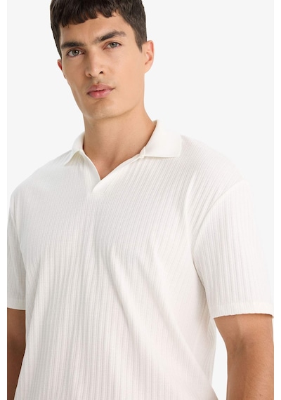Defacto Regular Fit Krinkıl Dikey Dokulu Hafif Kumaş Polo Yaka Kısa Kollu Tişört E1207AX25SM Ekru