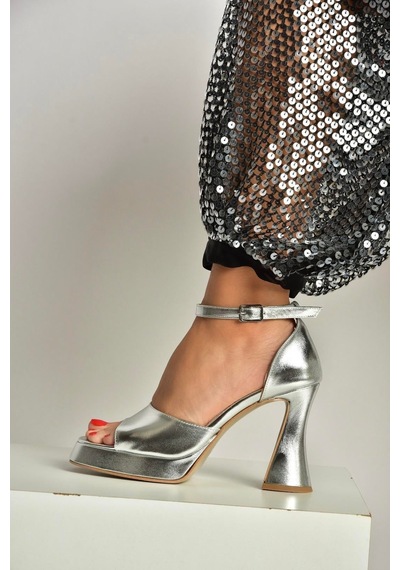 Fox Shoes Y404850209 Gümüş Kalın Topuklu Kadın Ayakkabı Gümüş