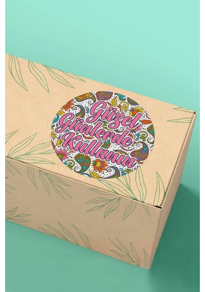 Pembe Güzel Günlerde Kullanın Sticker 3x3cm St2170 Çok Renkli