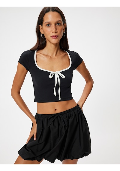 Koton Crop Tişört Bağlama Detaylı Kısa Kollu Slim Fit Siyah 4sal11079ık Siyah