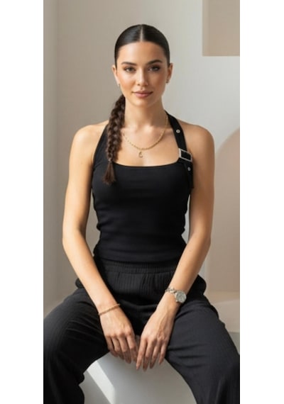 Halter Yaka Demir Toka Detaylı Crop Top Body Siyah