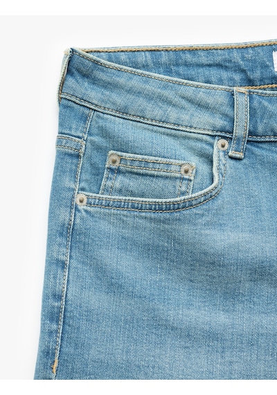 Koton Katlamalı Paça Bermuda Slim Fit Denim Şort Orta İndigo 5sam40003ıd İndigo
