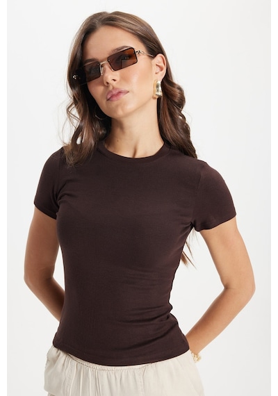 Tudors Kadın Slim Fit Dar Kesim Pamuklu Kısa Kollu Bisiklet Yaka Kahverengi Tişört-50714