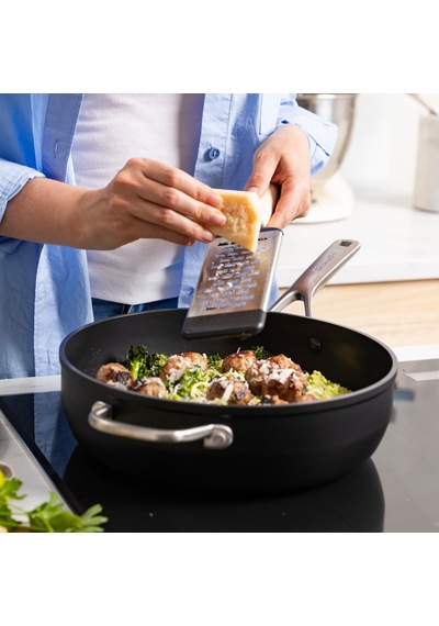 Kitchenaid Güçlendirilmiş Dövme Alüminyum Kulp Destekli Tava 28 Cm Diğer