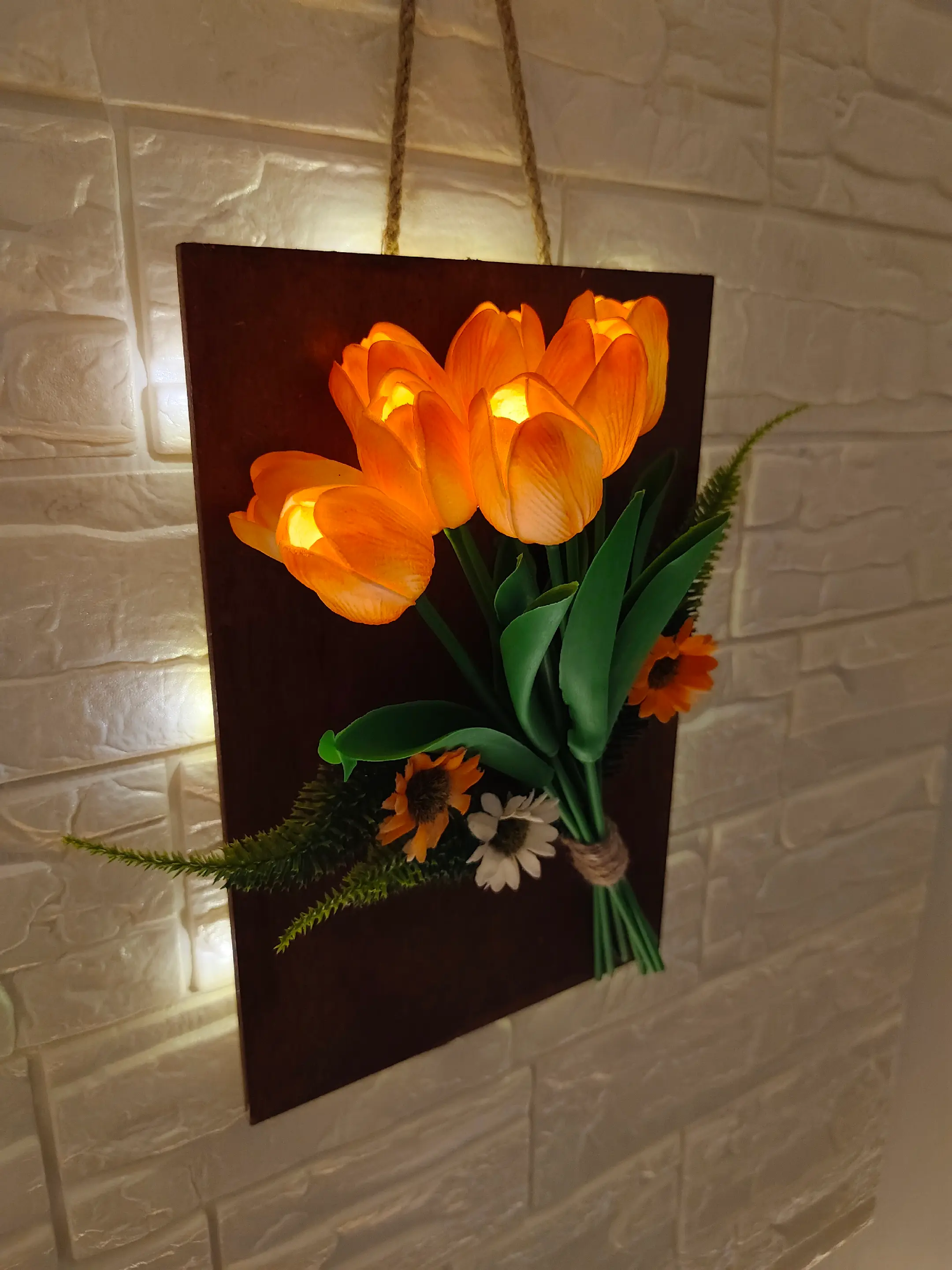 Led Işıklı Yapay Islak Lale Turuncu Renkli Ve Aranjman Çiçek- Duvar Süsü - Gece Lambası - Dekor Turuncu