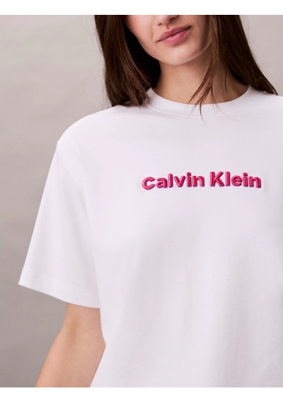 Calvin Klein Jeans Kısa Kollu 2 Renkli 3d Nakışlı Logolu Kadın T-shirt Lv047d205g-yaa Beyaz Calvin Klein Jeans Kısa Kollu 2 Renkli 3d Nakışlı Logolu Kadın T-shirt Lv047d205g-yaa Beyaz