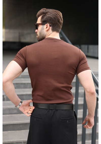 Madmext Acı Kahverengi Yarım Düğmeli Slim Fit Erkek Tişört E7186